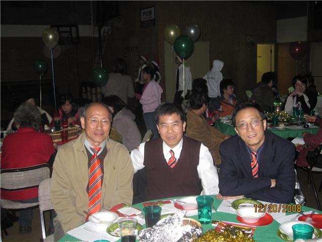 美國浙江經貿文化聯合會同以馬內利教會合辦聖誕晚會。